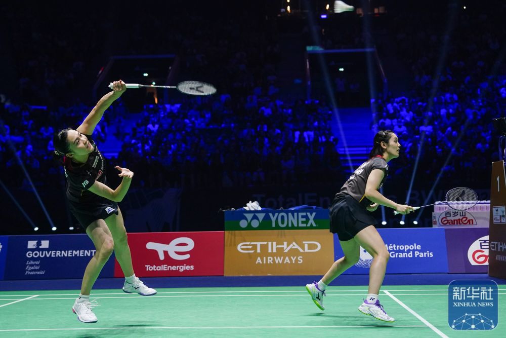 进行冷静的 进行冷静的