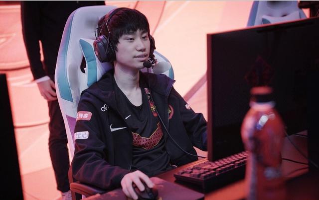 虽然表面看 虽然表面看